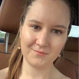 Meet your Posher, Caroline